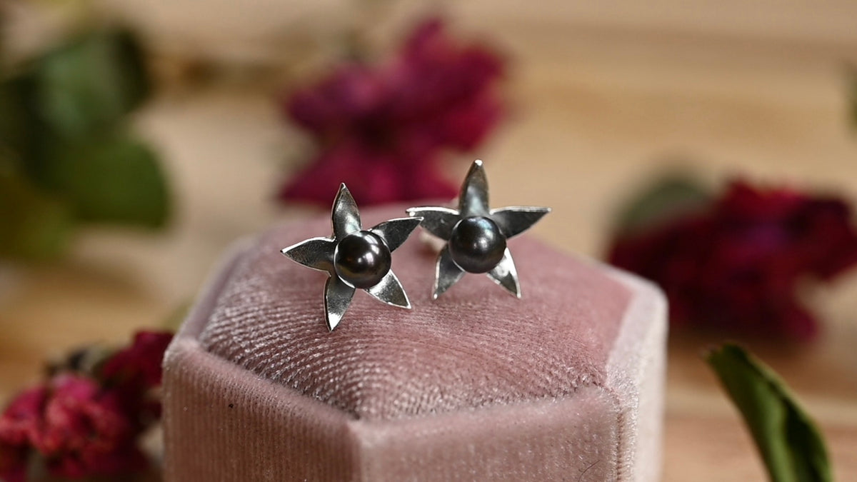 Deadly nightshade studs