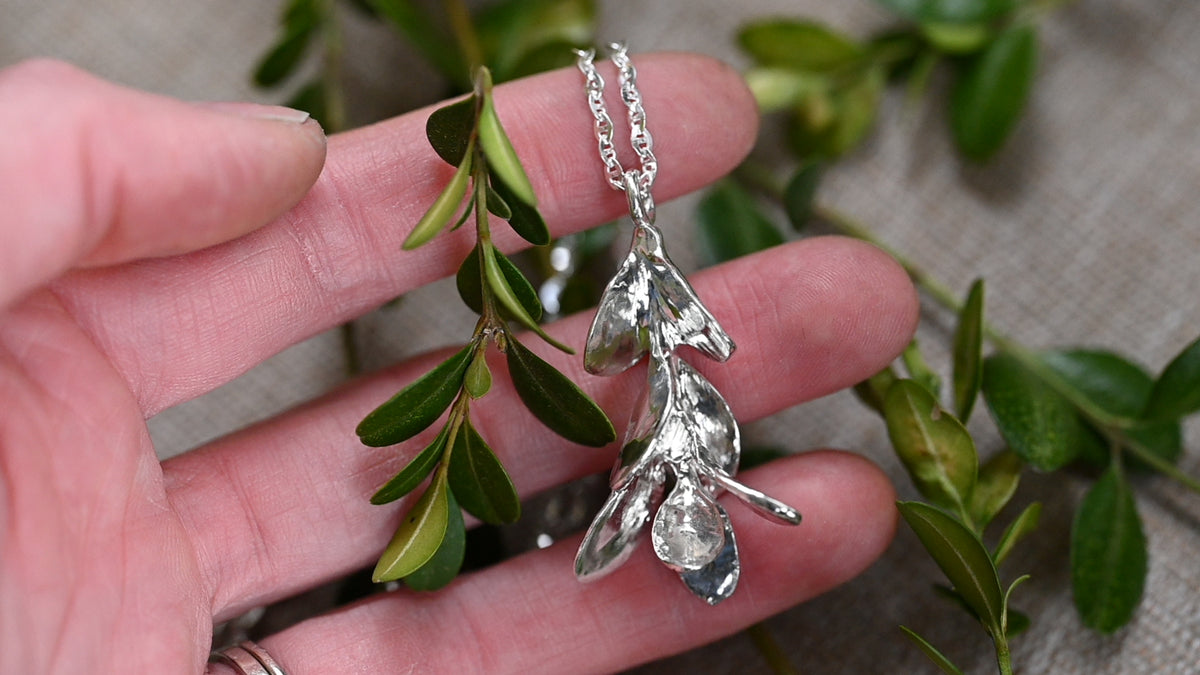 Boxwood pendant