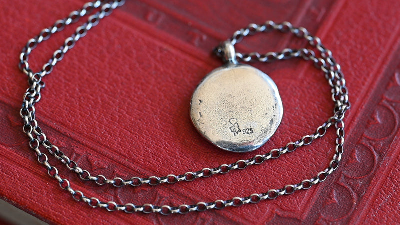 Cat and mouse seal necklace