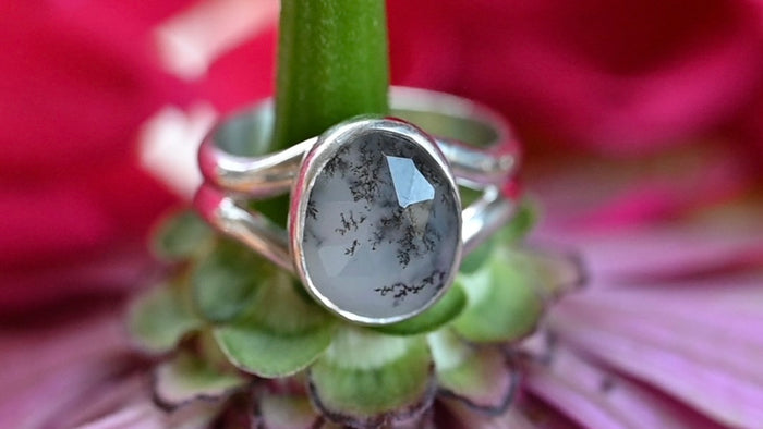 Dendritic opal ring