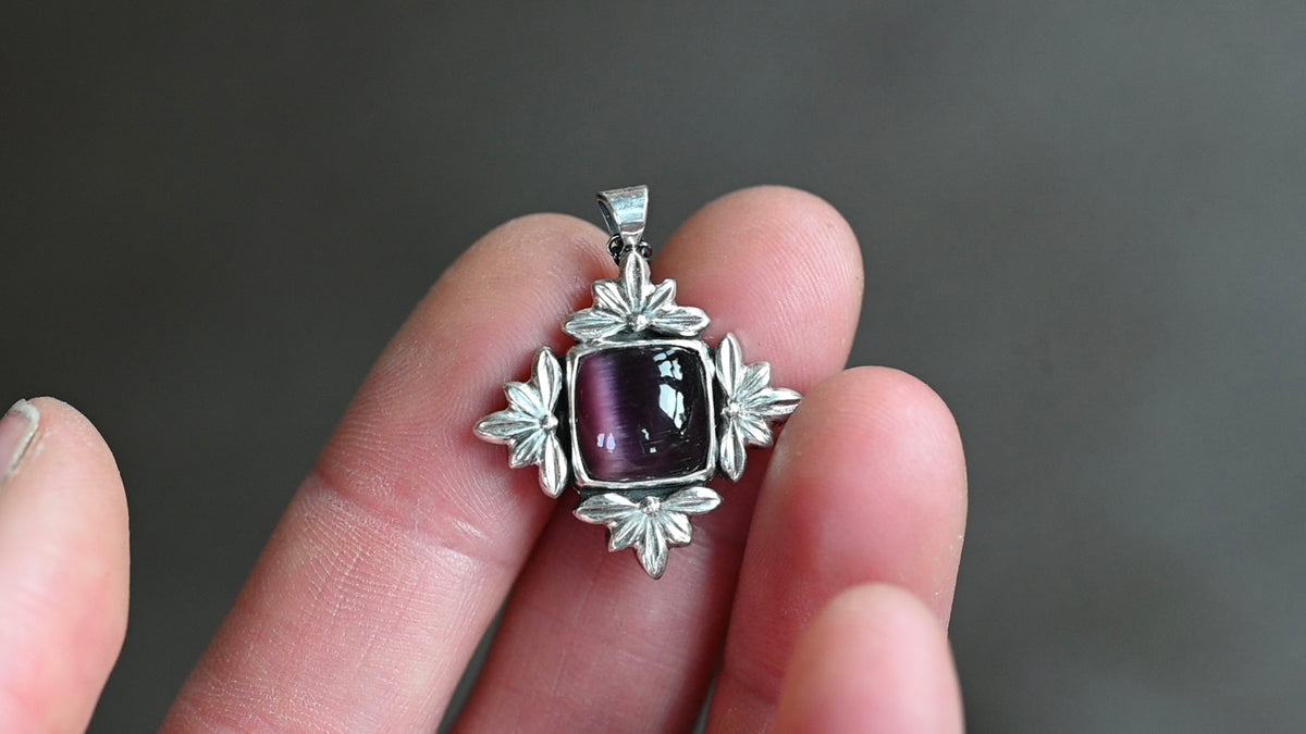Cat's eye necklace