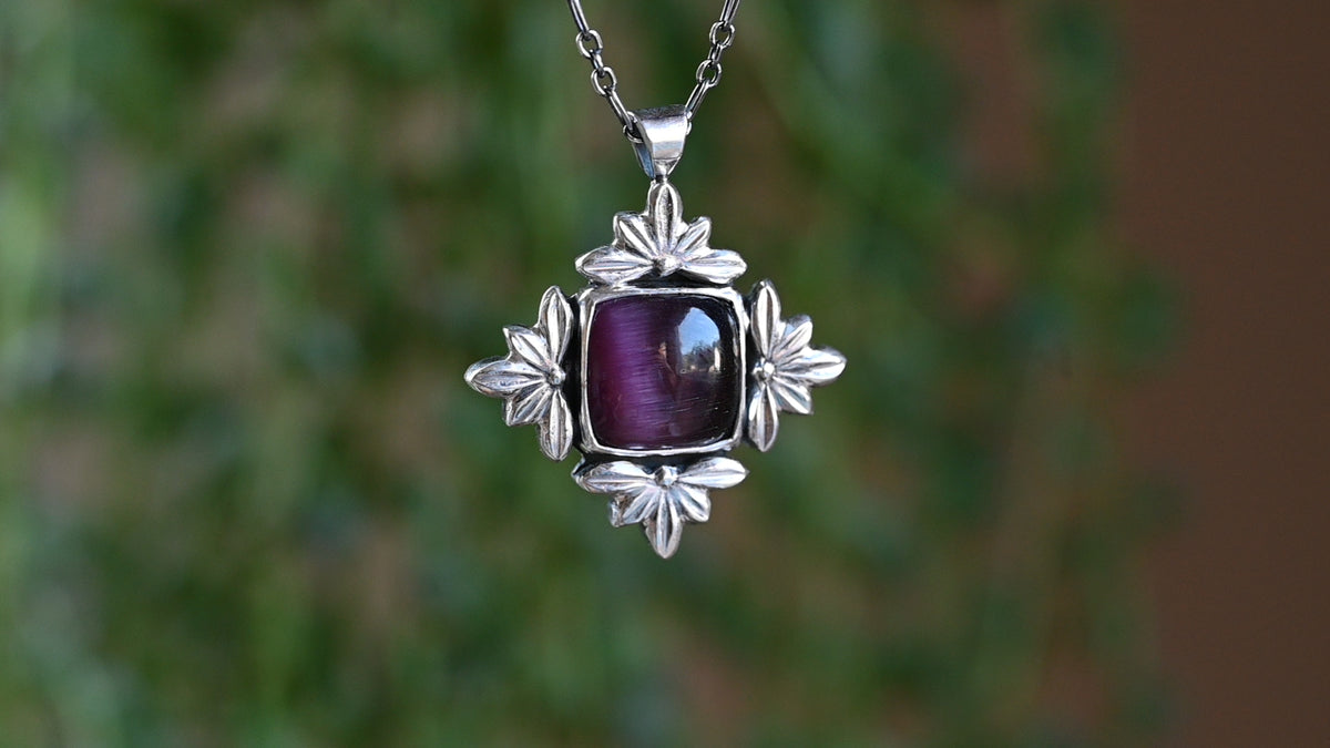 Cat's eye necklace