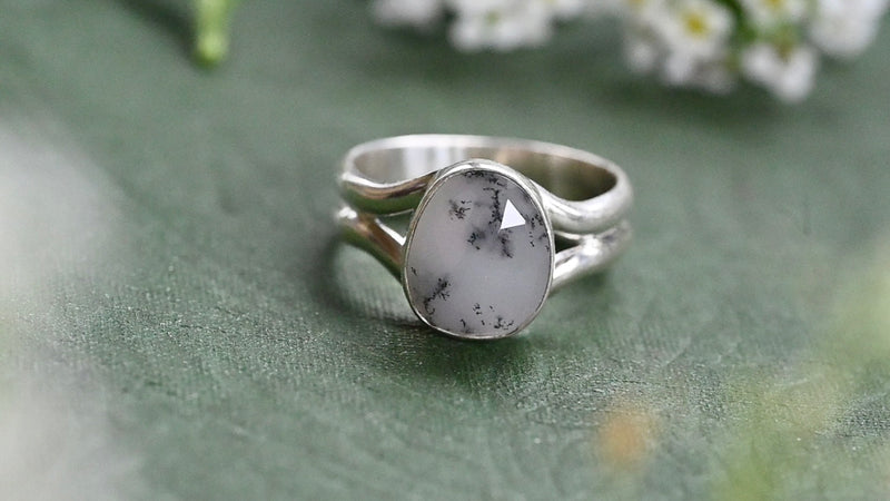 Dendritic opal ring