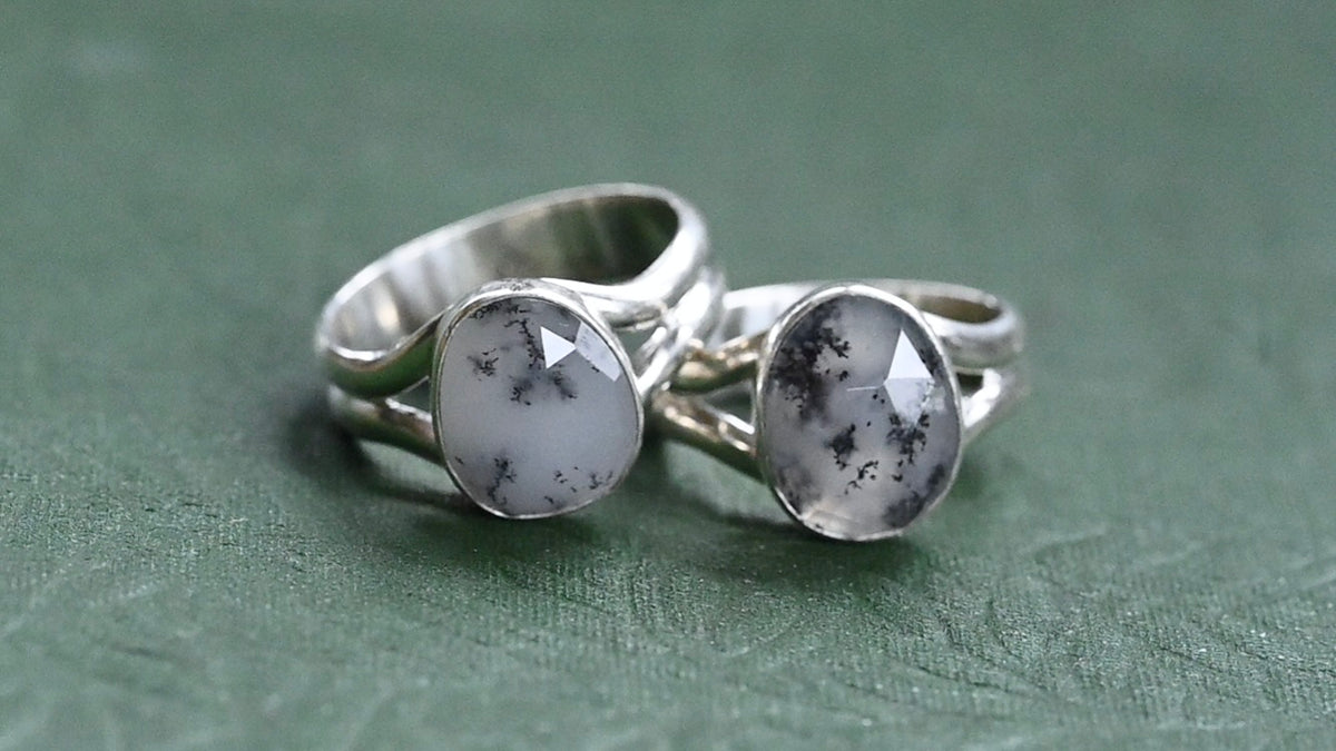Dendritic opal ring