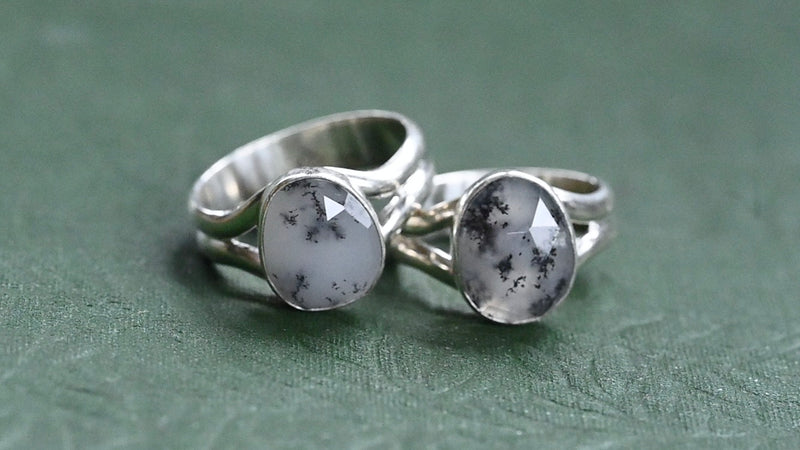Dendritic opal ring