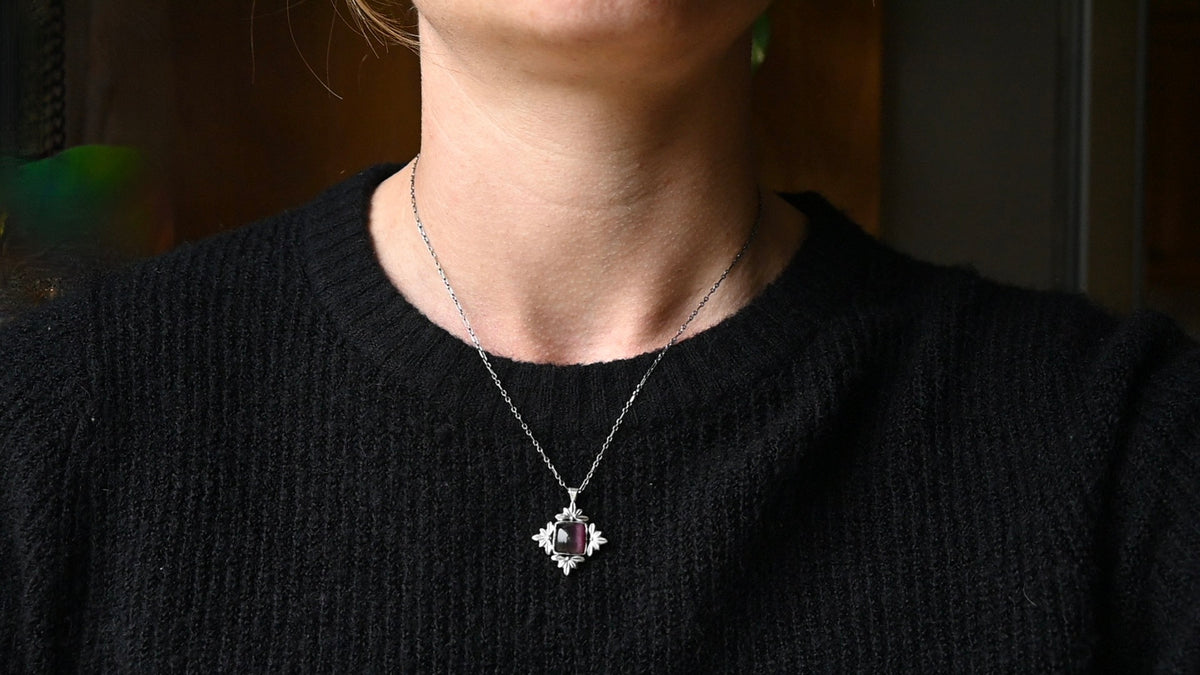 Cat's eye necklace