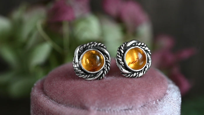 Amber wreath studs