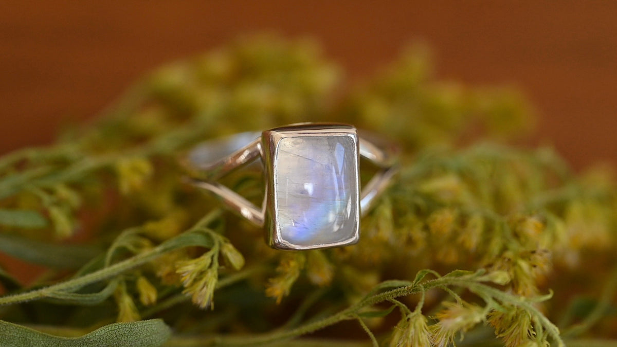 Rainbow moonstone ring - Size 6