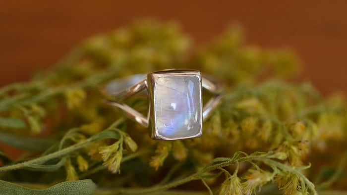 Rainbow moonstone ring - Size 6