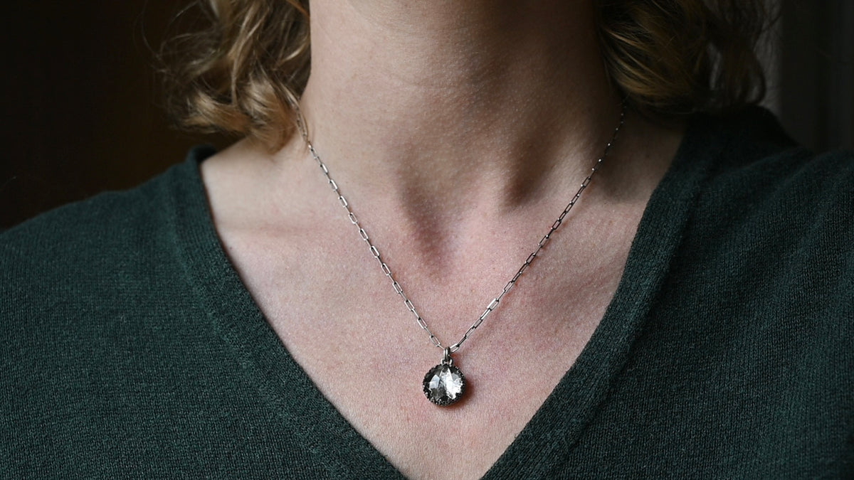 Ivy quartz necklace