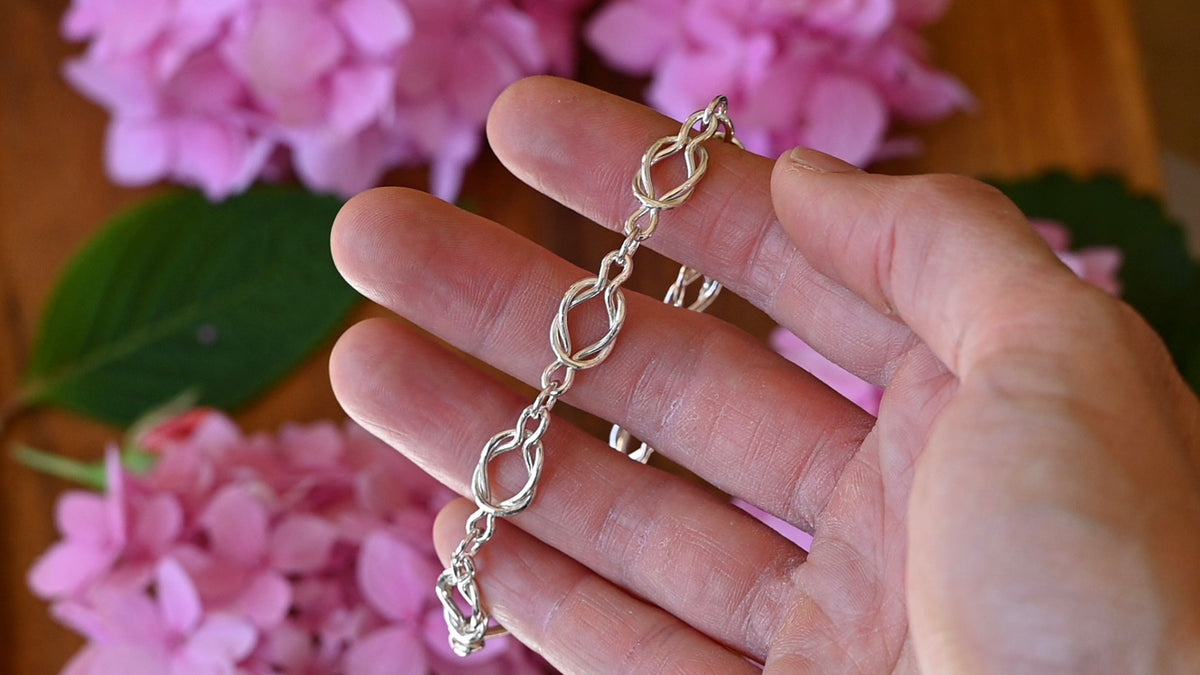 Heracles knot bracelet