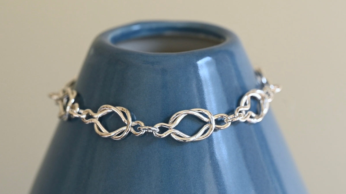 Heracles knot bracelet