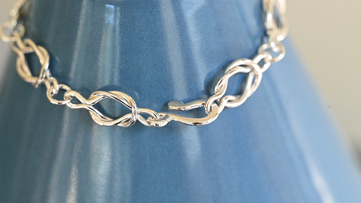 Heracles knot bracelet