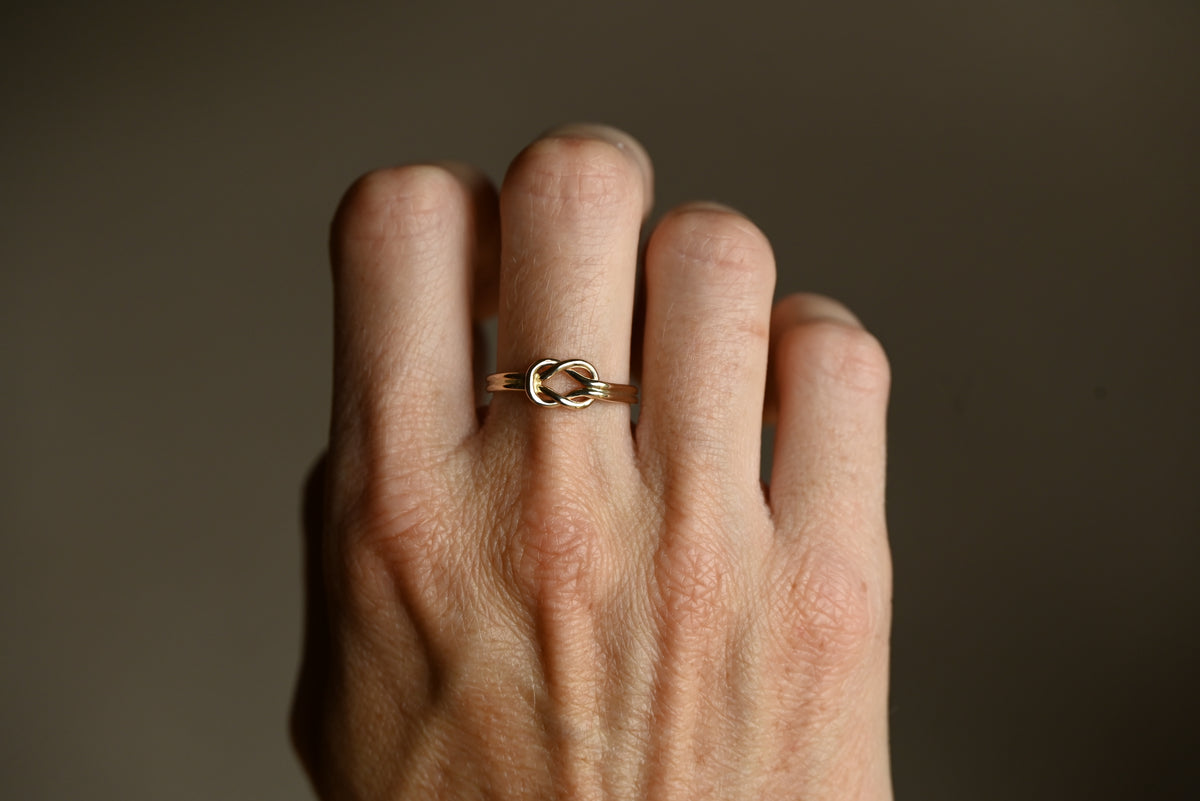 Gold Heracles knot ring