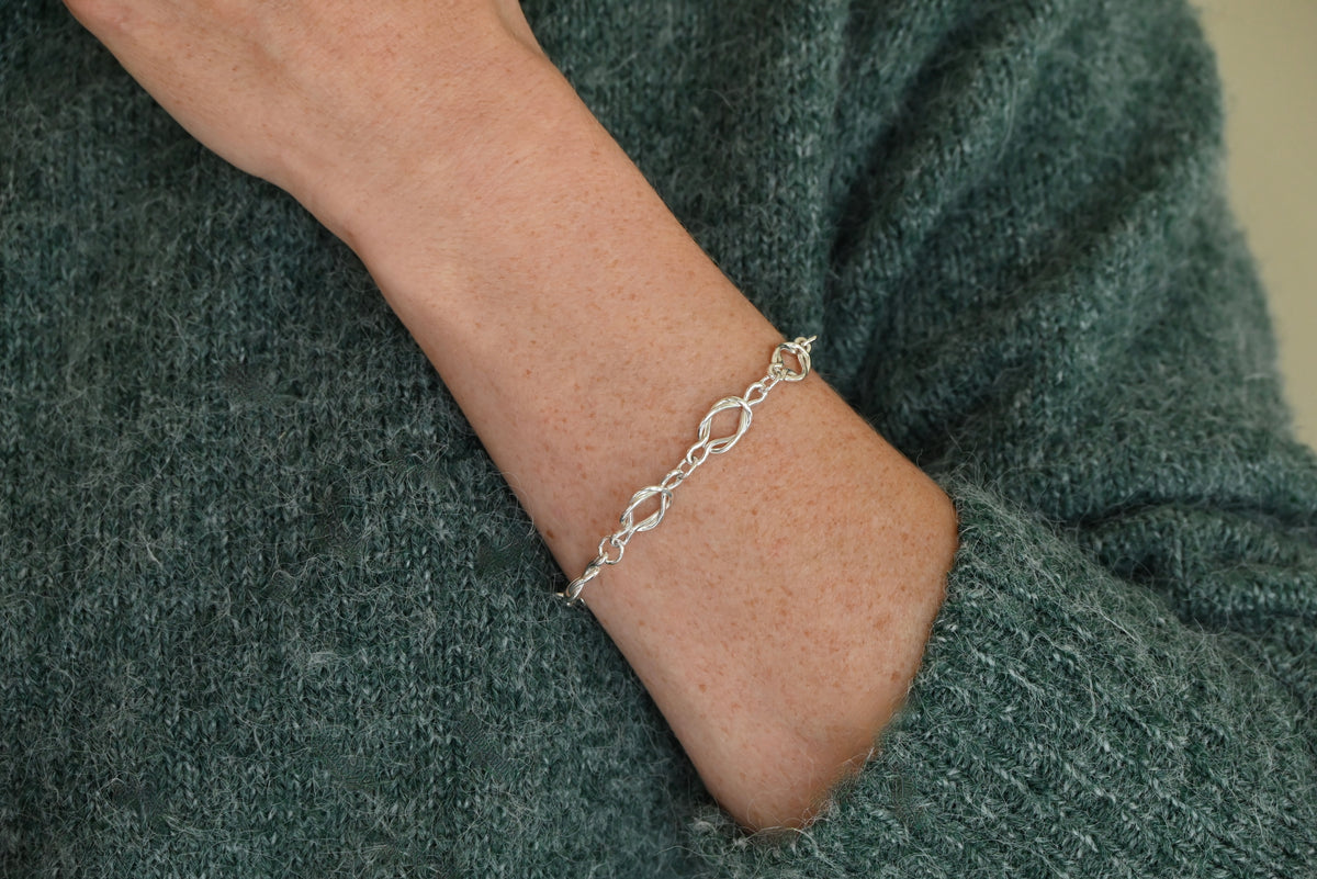 Heracles knot bracelet