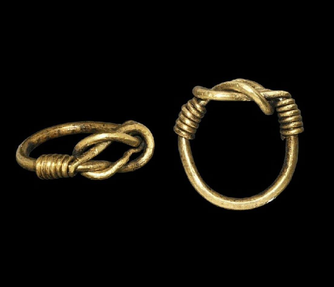 Gold Heracles knot ring